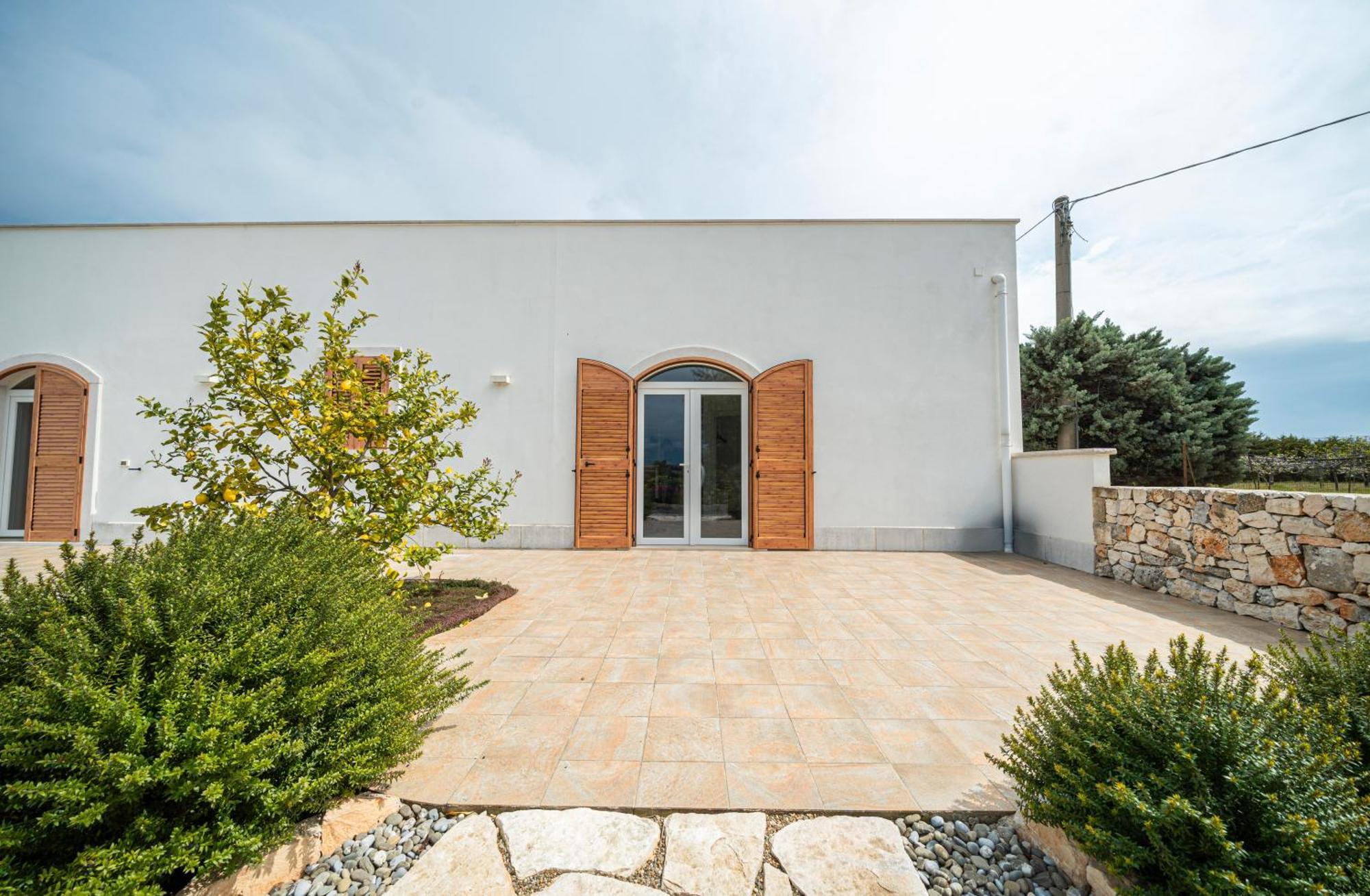 Private Pool & Parking Donna Lina Villa Conversano Exterior photo